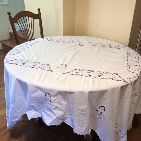 Flower Round Tablecloth Purple Embroidered Table Cloth Home Kitchen Table Decora - Picture 2 of 11
